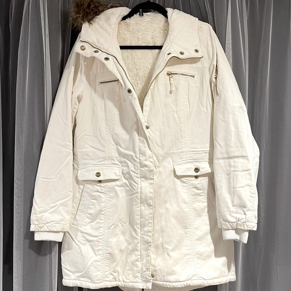 White Anorak Coat with Hood in White Twill.